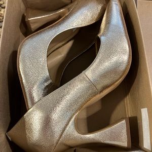 Gold Steve Madden Pumps